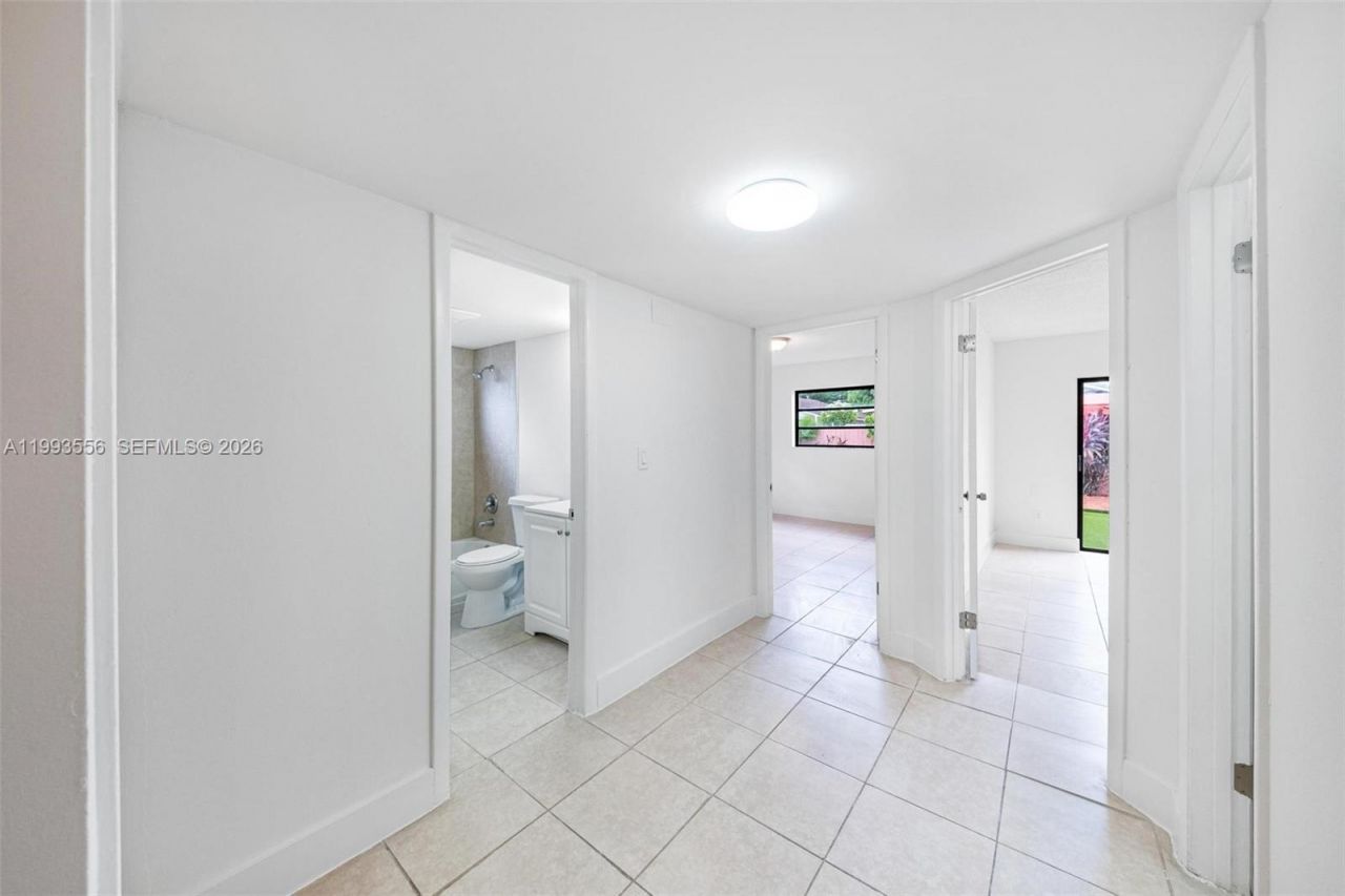 1283 W 42nd St , Unit 1, Hialeah, FL 33012 Photo