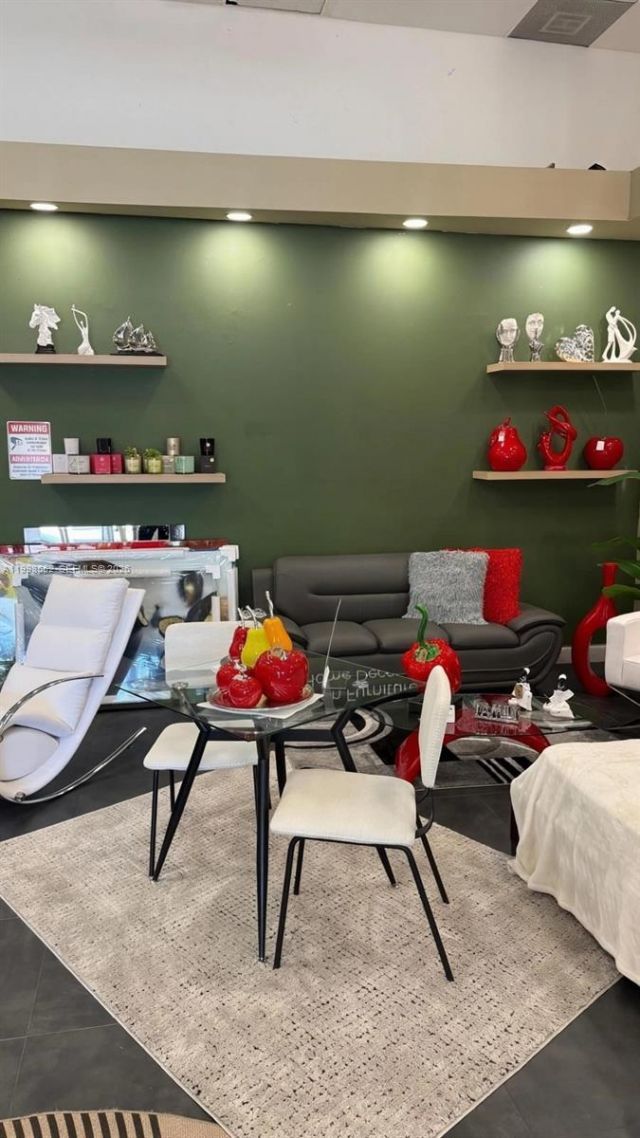 5725 NW 7th St, Miami, FL 33126 Photo