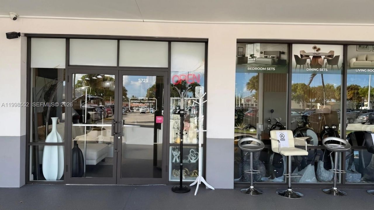 5725 NW 7th St, Miami, FL 33126 Photo