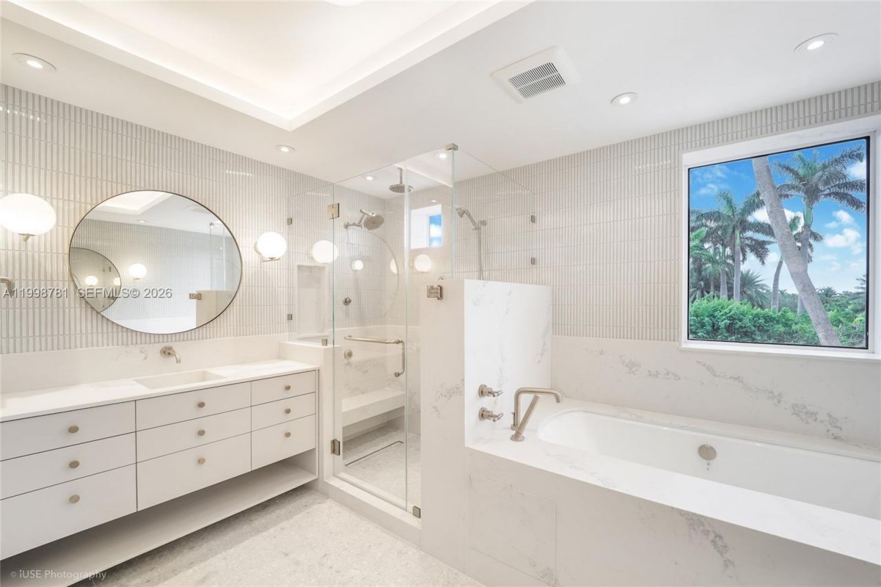 737 Crandon Blvd, Unit 301, Key Biscayne, FL 33149 Photo