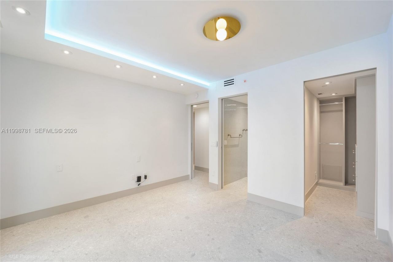 737 Crandon Blvd, Unit 301, Key Biscayne, FL 33149 Photo