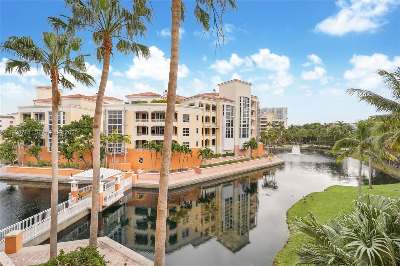 737 Crandon Blvd, Unit 301, Key Biscayne, FL 33149 Photo