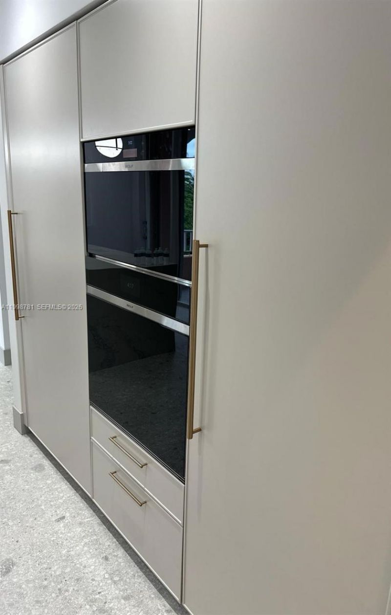 737 Crandon Blvd, Unit 301, Key Biscayne, FL 33149 Photo