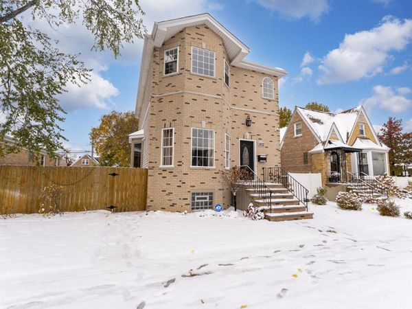 3452 N Newcastle Avenue , Chicago, IL 60634