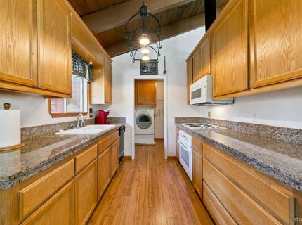 995 Turnback Trail, South Lake Tahoe, CA 96150 Photo