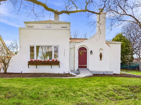 3227 N 104th STREET, Wauwatosa, WI 53222