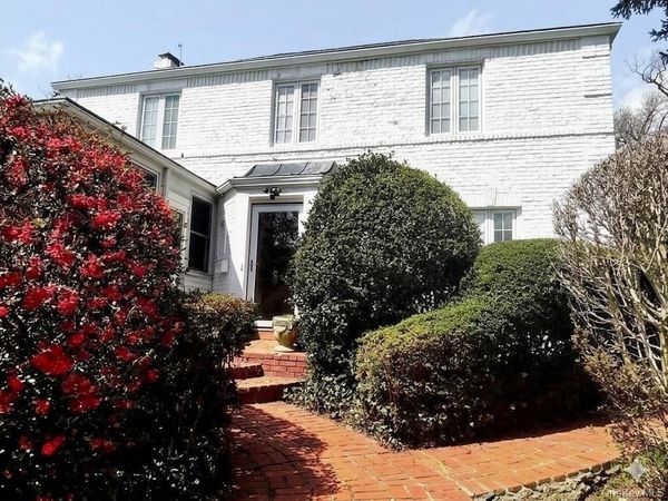 64 Old Pond Road , Great Neck, NY 11023