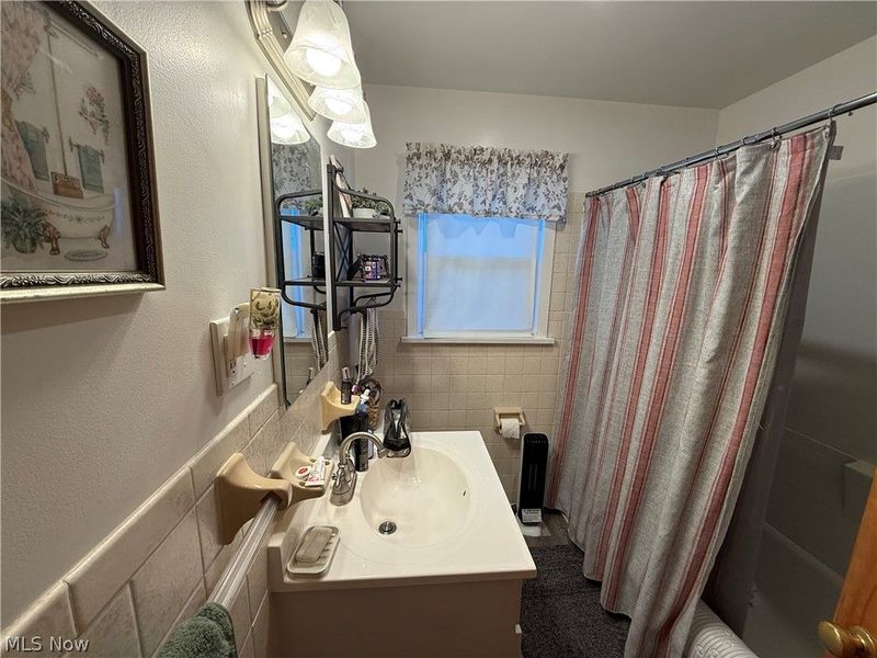 442 W 44th Street, Shadyside, OH 43947 Photo 4