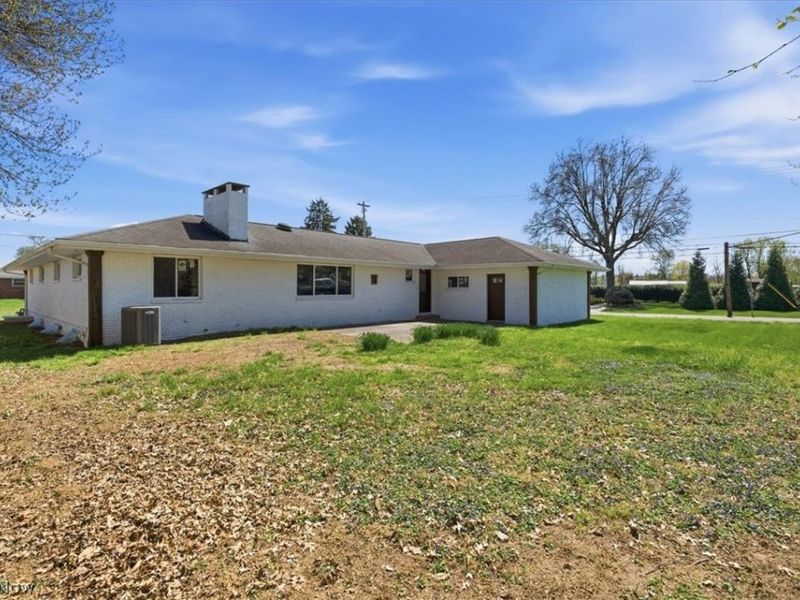 801 Westview Drive, Belpre, OH 45714 Photo 3