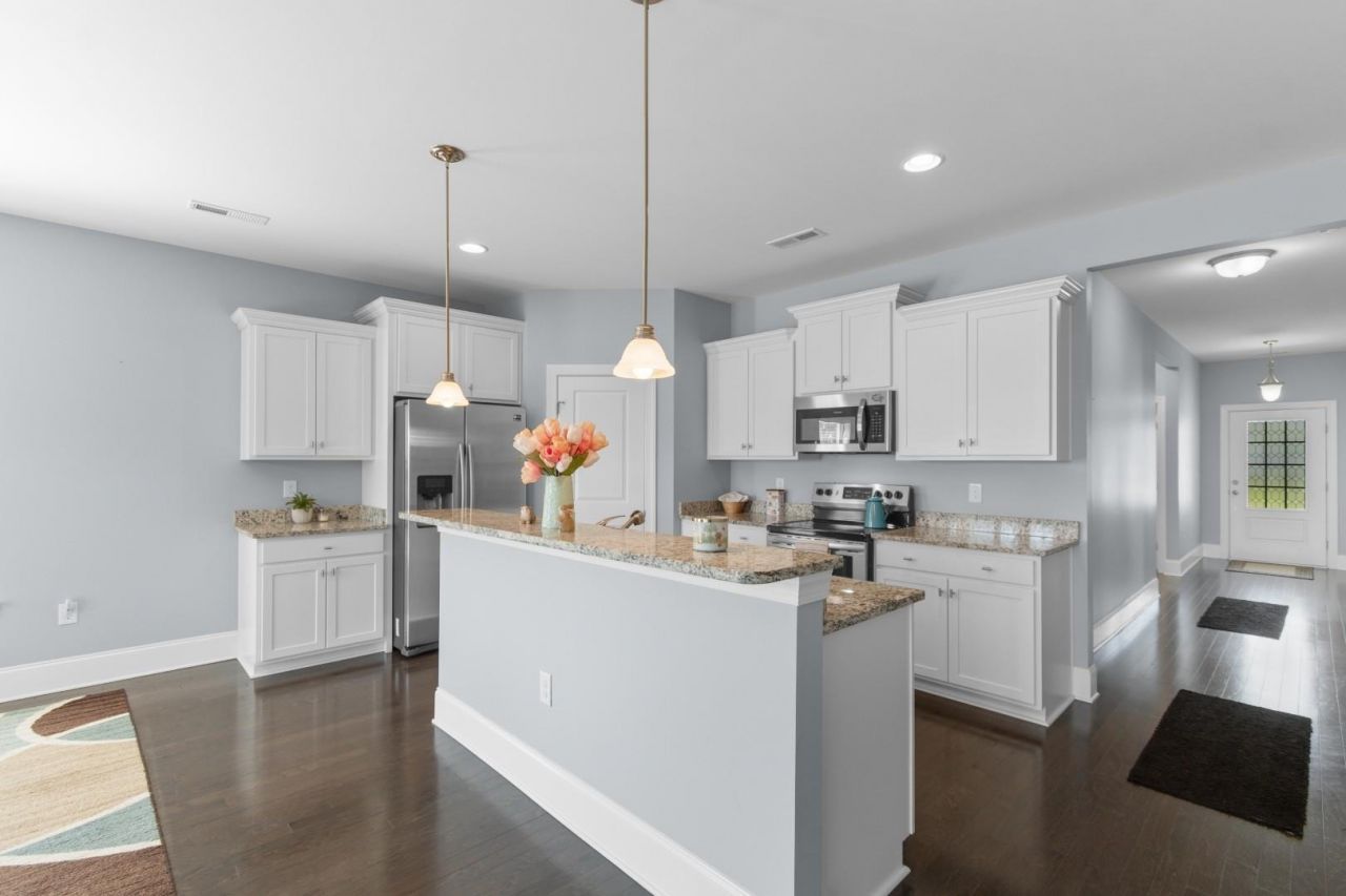 1715 Palmetto Palm Dr. Photo 4