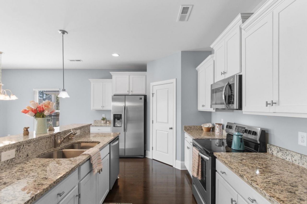 1715 Palmetto Palm Dr. Photo 6