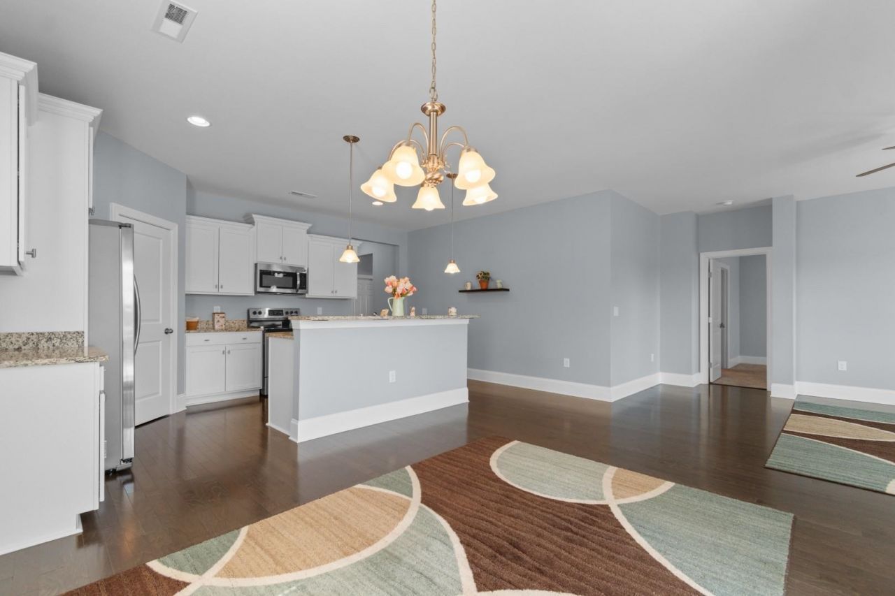 1715 Palmetto Palm Dr. Photo 8