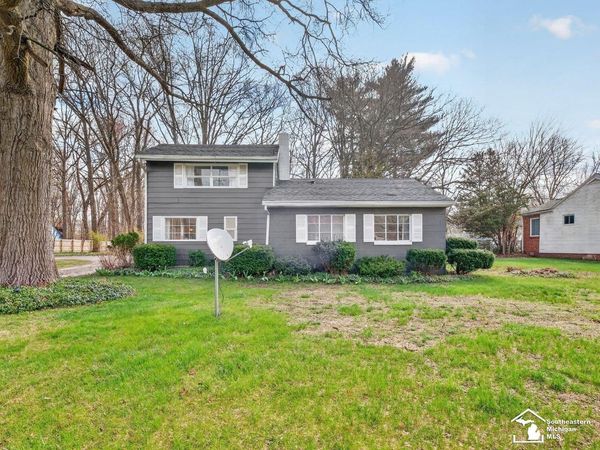 6790 Douglas Road, Lambertville, MI 48144