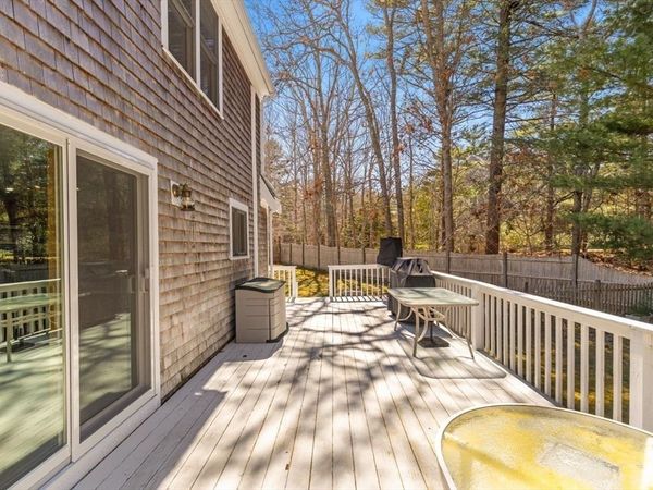 1 Lighthouse Ln, Sandwich, MA 02644