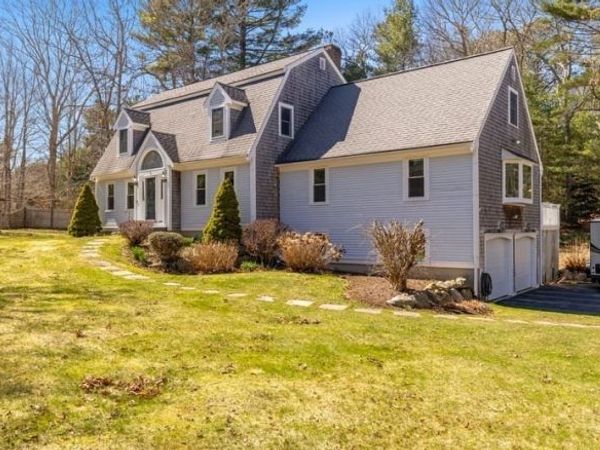 1 Lighthouse Ln, Sandwich, MA 02644