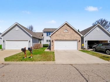 1085 Linda Dr, Davison, MI 48423