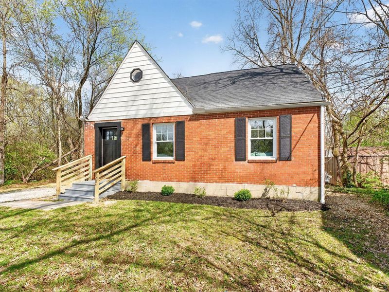 1204 Idlewild Drive, Columbus, OH 43232 Photo 1