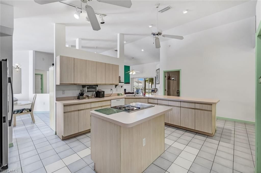 1208 SW 34th St, Cape Coral, FL 33914 Photo