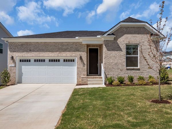 3055 Fernwood Ln, Columbia, TN 38401