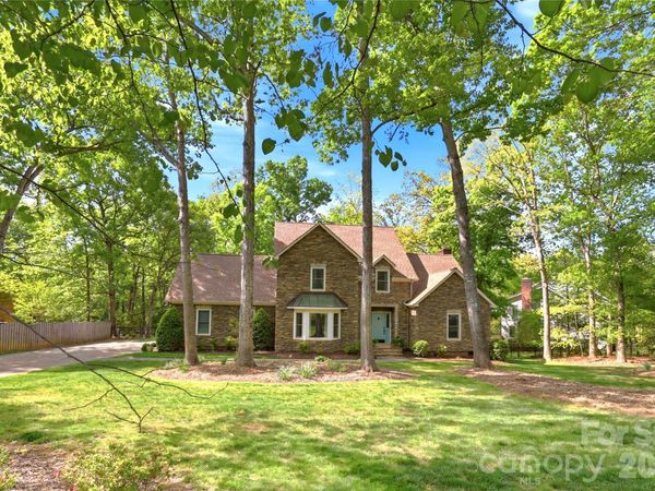 8200 Asheley Glen Drive, Mint Hill, NC 28227