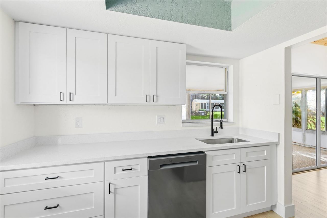 5915 Tidewood Avenue, Unit 4, Sarasota, FL 34231 Photo