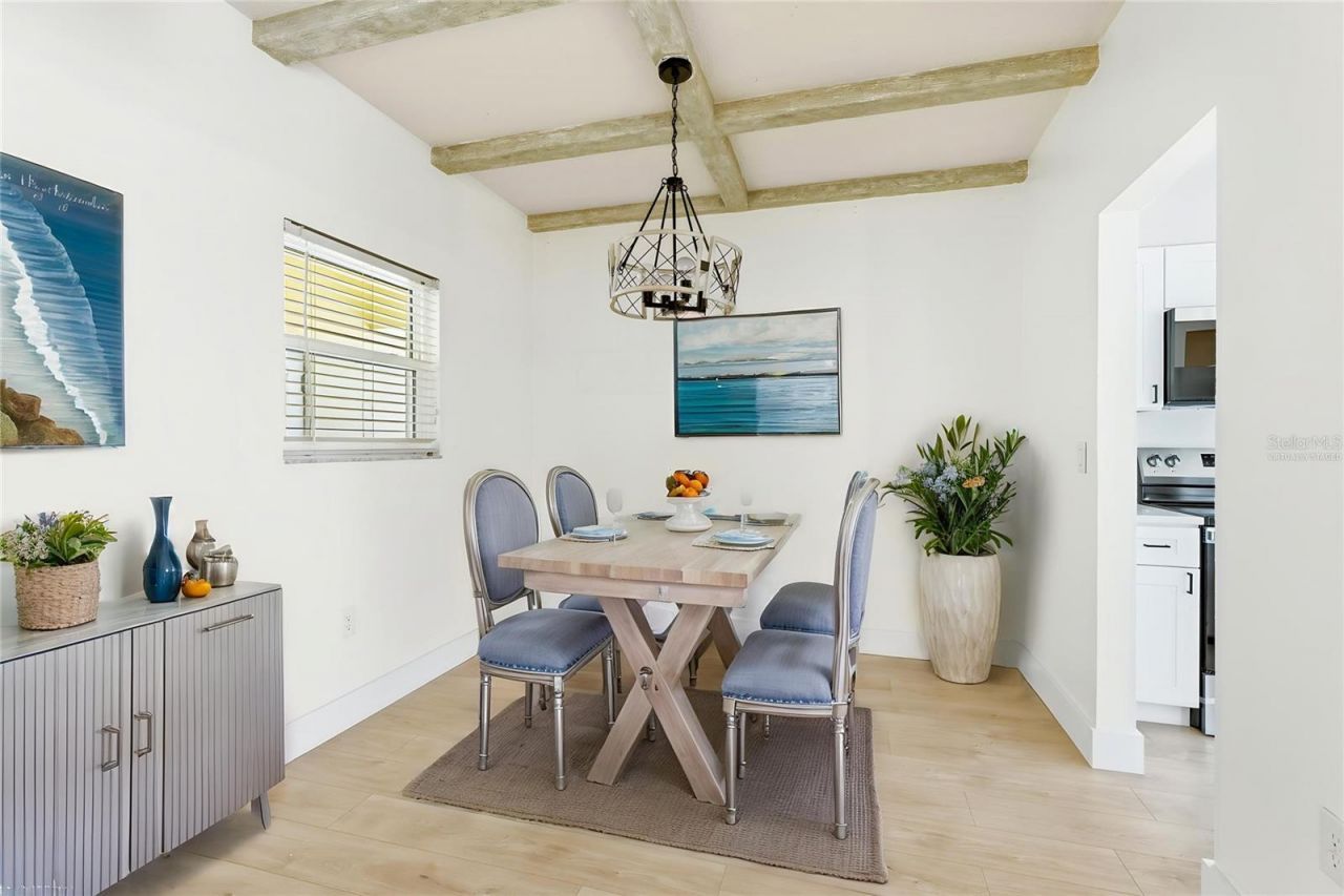 5915 Tidewood Avenue, Unit 4, Sarasota, FL 34231 Photo