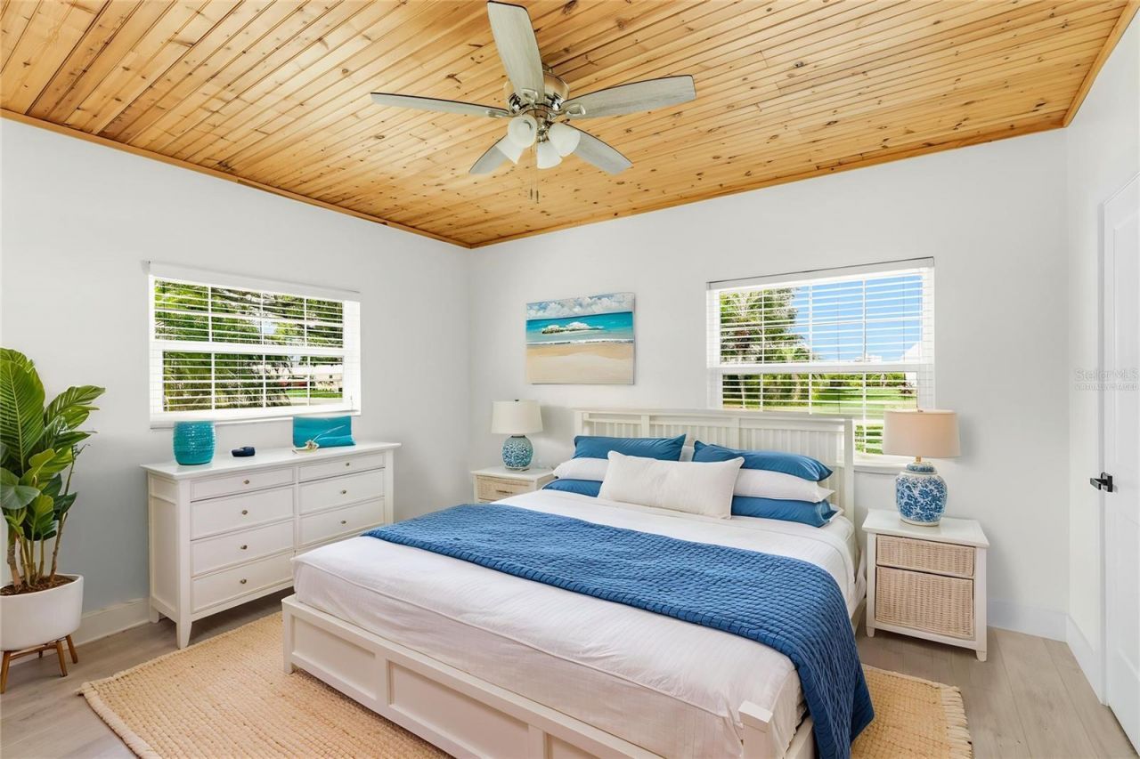 5915 Tidewood Avenue, Unit 4, Sarasota, FL 34231 Photo