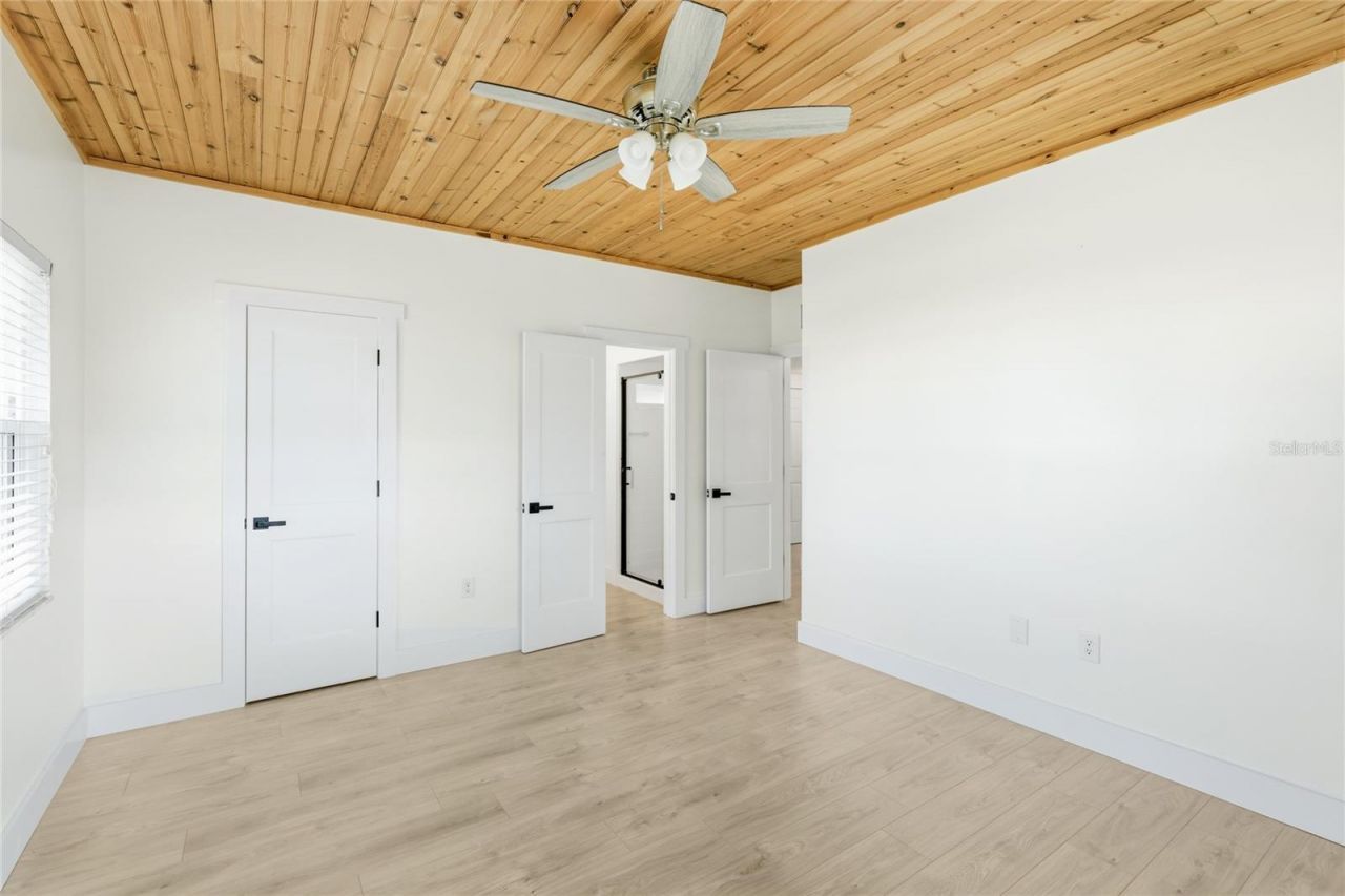 5915 Tidewood Avenue, Unit 4, Sarasota, FL 34231 Photo