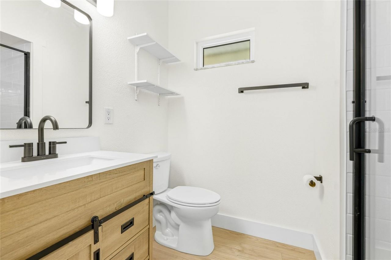 5915 Tidewood Avenue, Unit 4, Sarasota, FL 34231 Photo
