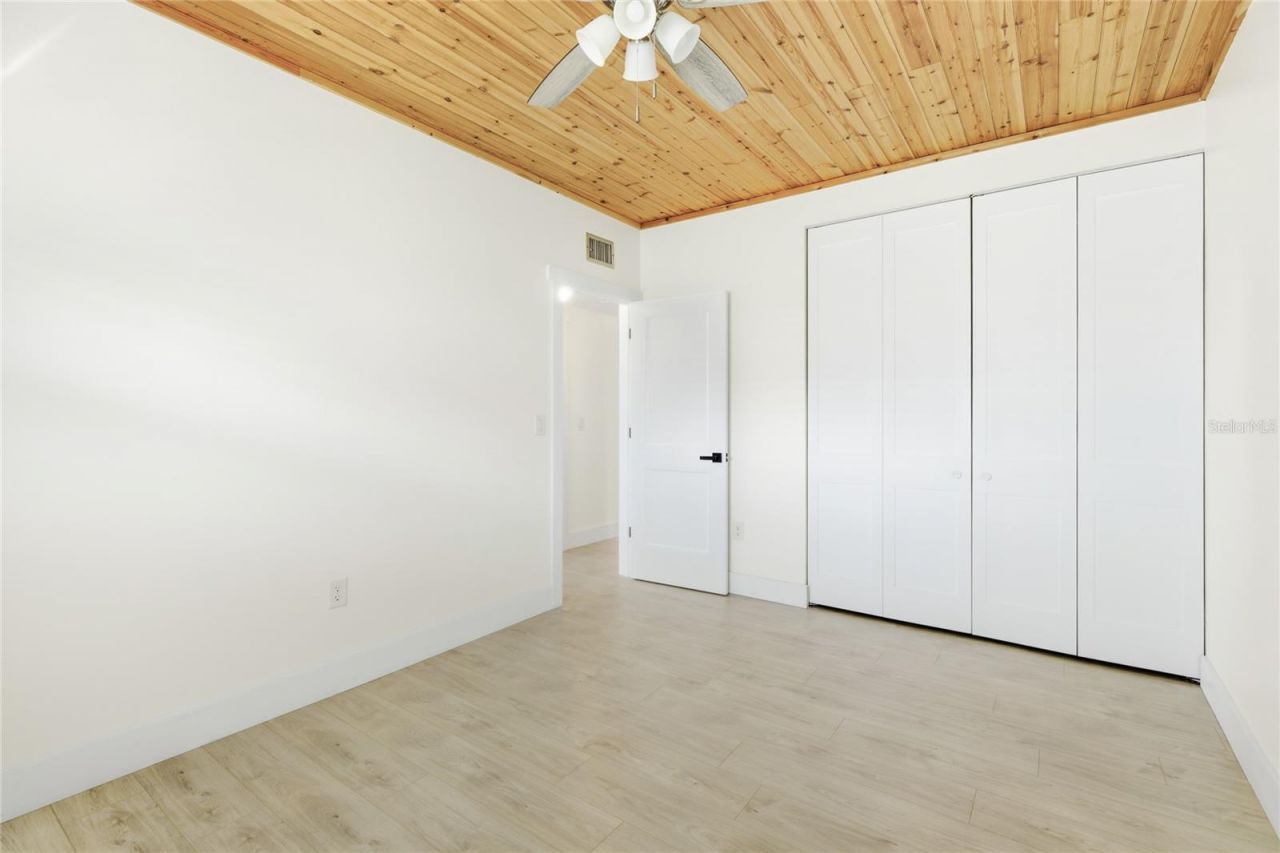 5915 Tidewood Avenue, Unit 4, Sarasota, FL 34231 Photo