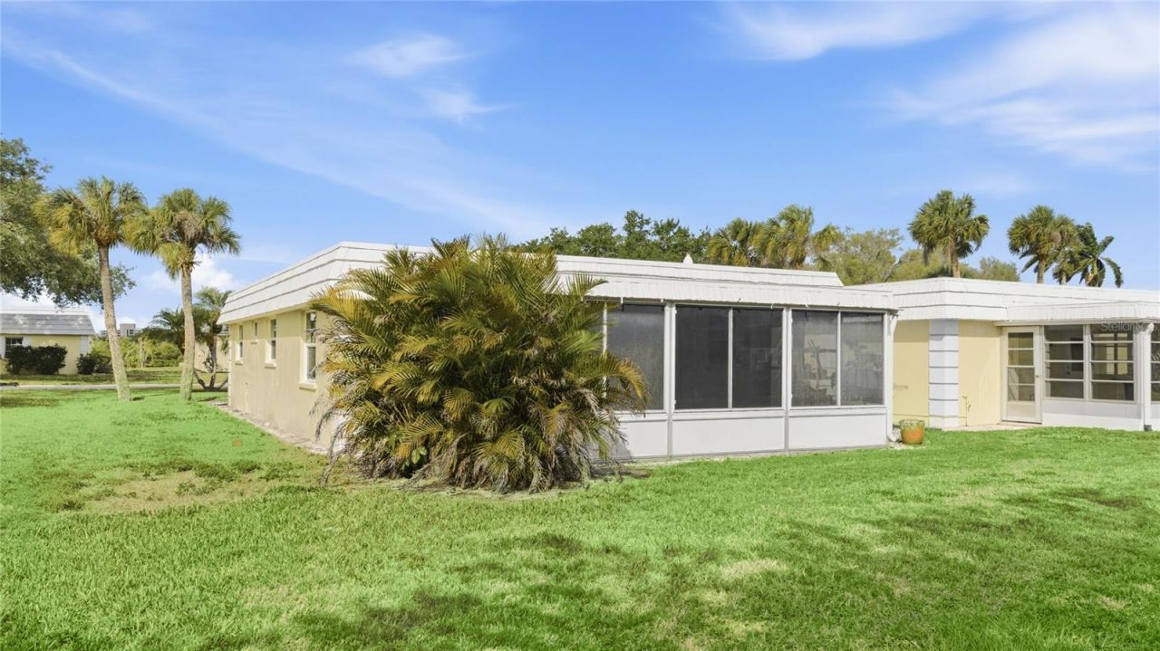 5915 Tidewood Avenue, Unit 4, Sarasota, FL 34231 Photo