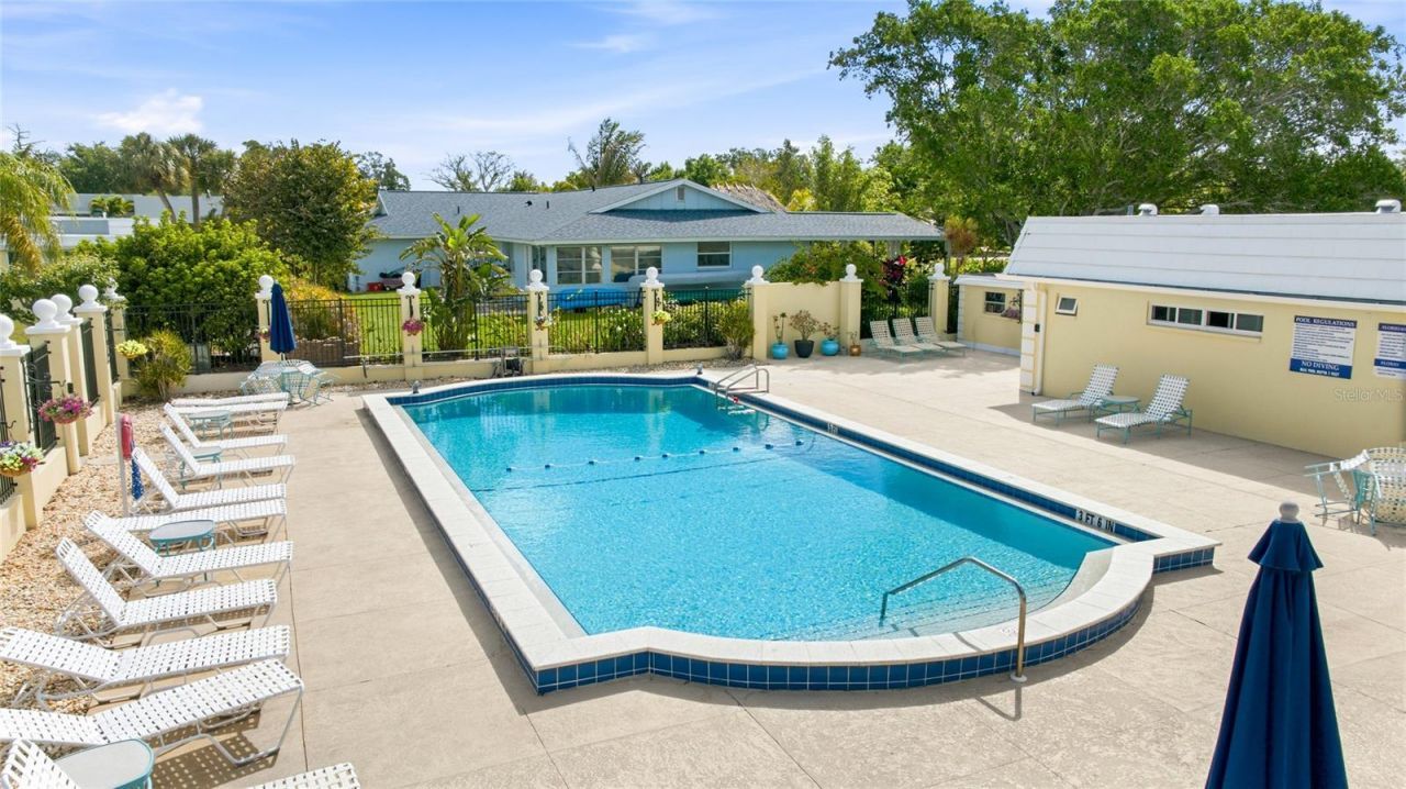 5915 Tidewood Avenue, Unit 4, Sarasota, FL 34231 Photo
