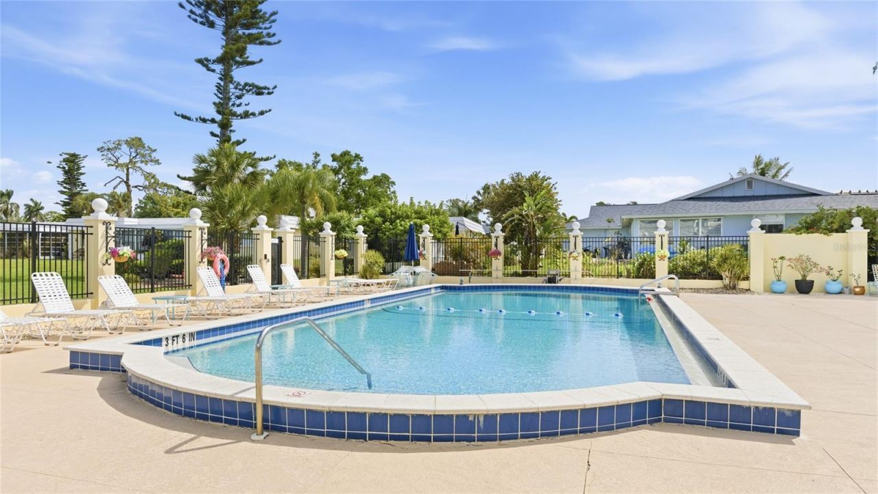 5915 Tidewood Avenue, Unit 4, Sarasota, FL 34231 Photo