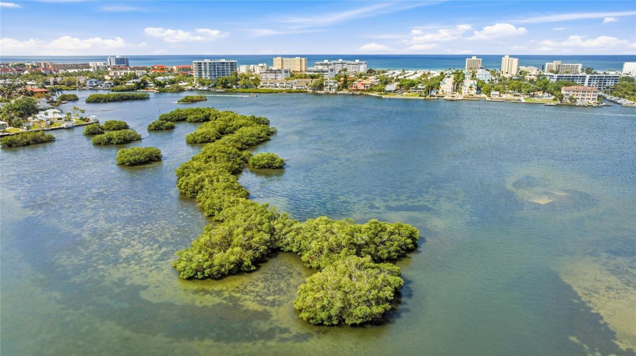 5915 Tidewood Avenue, Unit 4, Sarasota, FL 34231 Photo