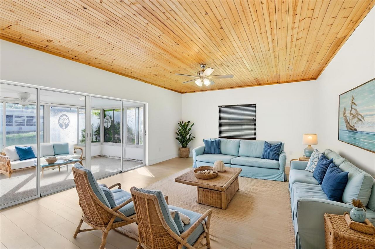 5915 Tidewood Avenue, Unit 4, Sarasota, FL 34231 Photo