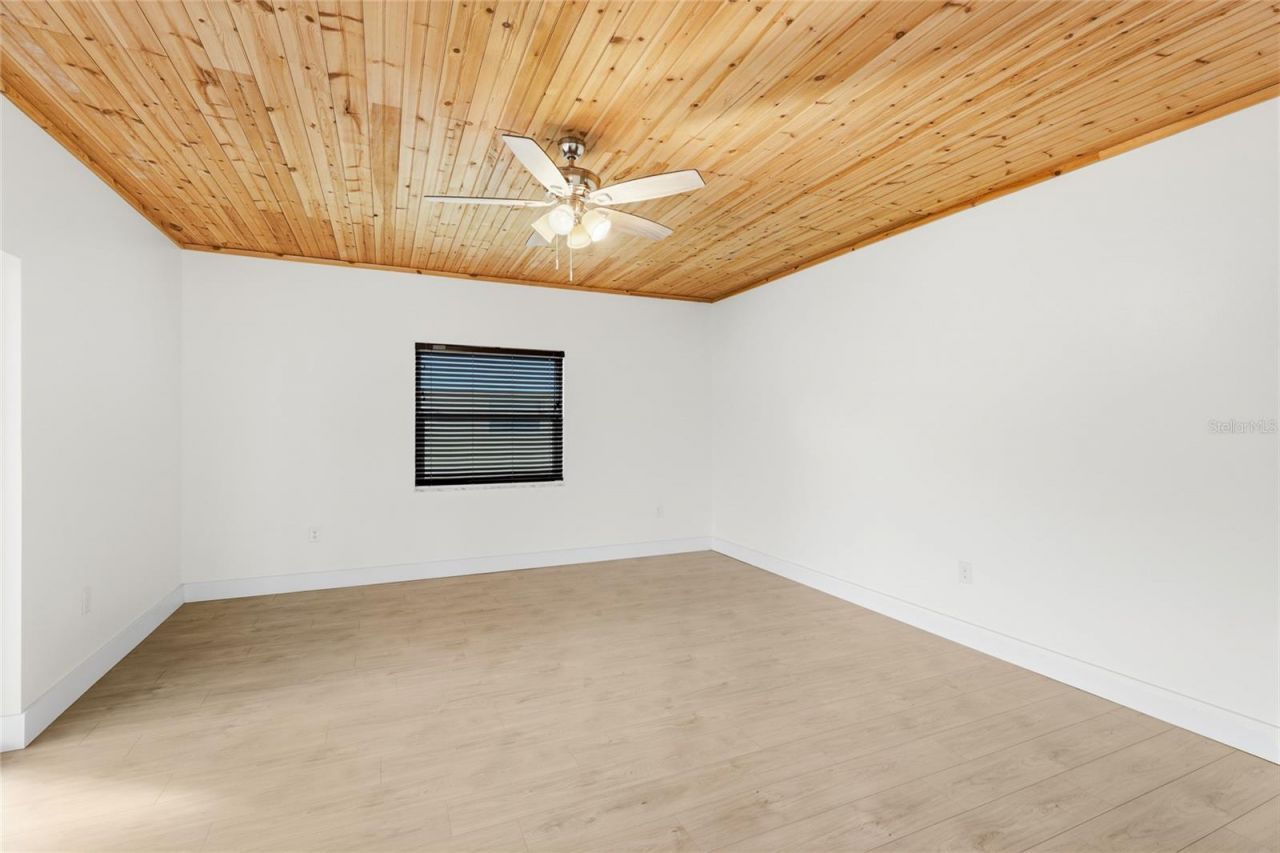 5915 Tidewood Avenue, Unit 4, Sarasota, FL 34231 Photo