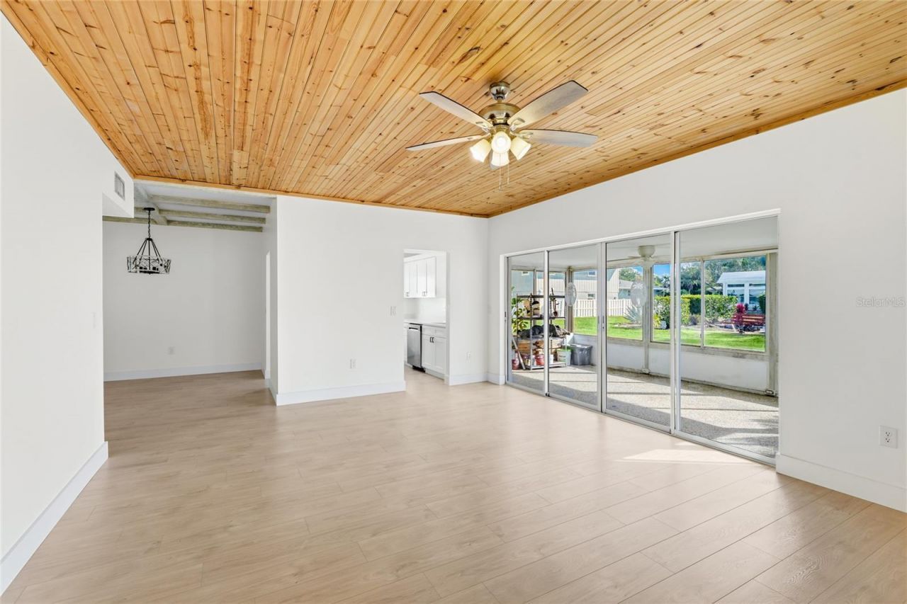 5915 Tidewood Avenue, Unit 4, Sarasota, FL 34231 Photo