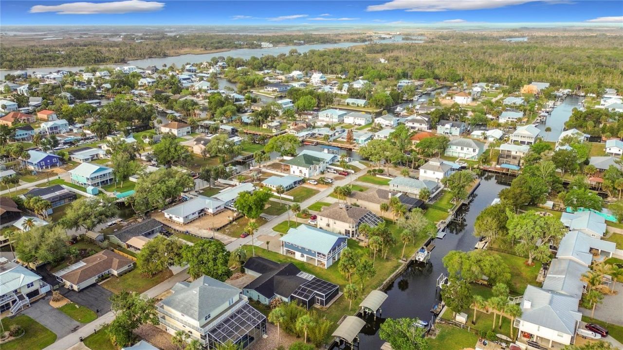 1851 NW 18th Street , Crystal River, FL 34428 Photo