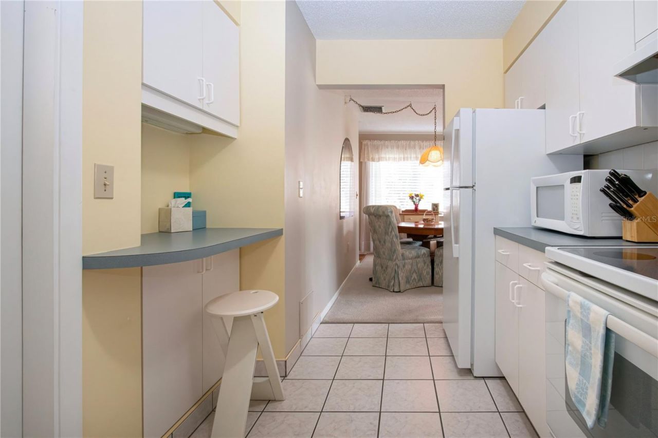 390 301 Boulevard W, Unit 12D, Bradenton, FL 34205 Photo