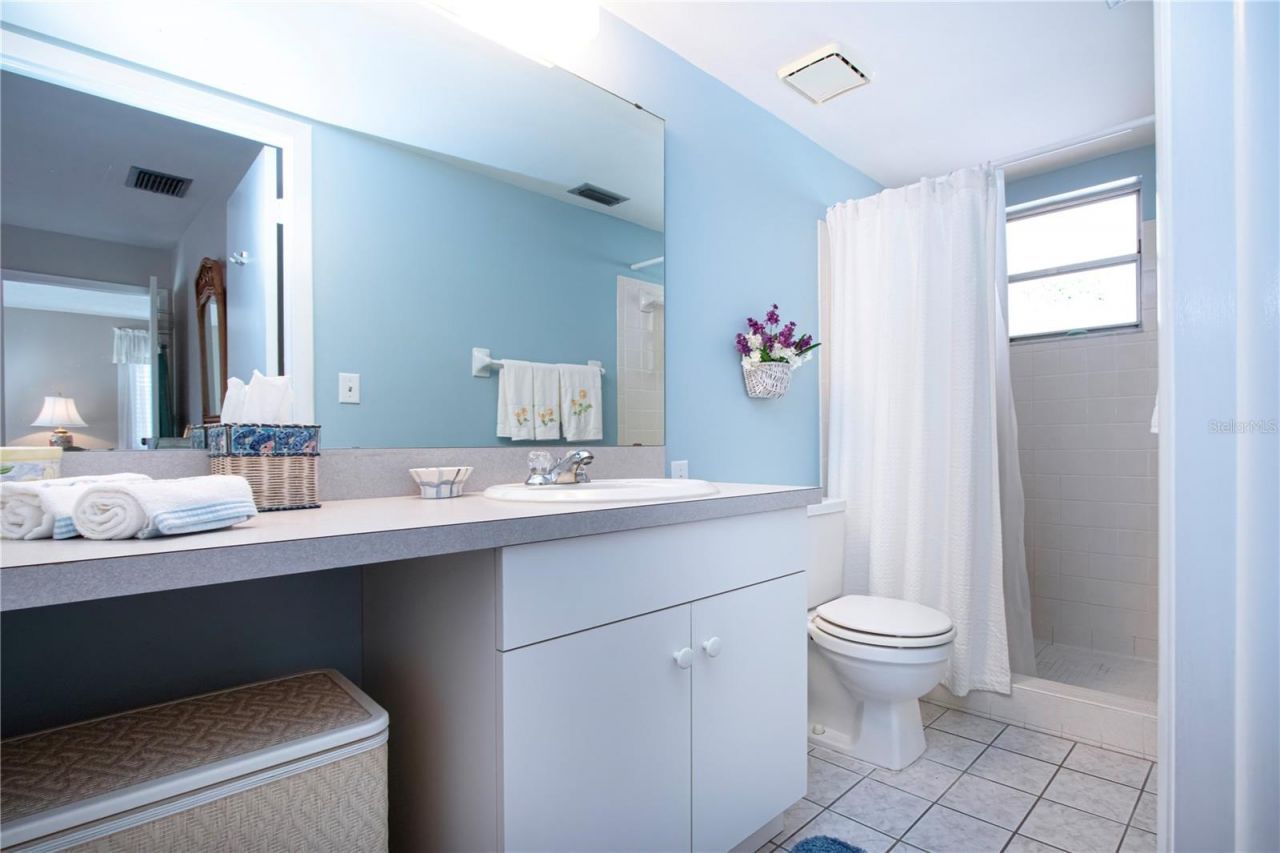 390 301 Boulevard W, Unit 12D, Bradenton, FL 34205 Photo