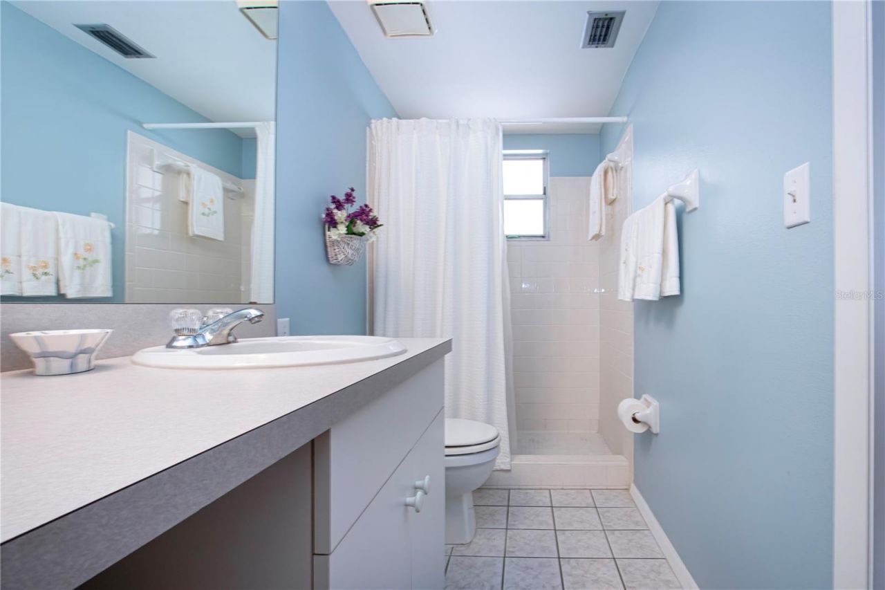 390 301 Boulevard W, Unit 12D, Bradenton, FL 34205 Photo