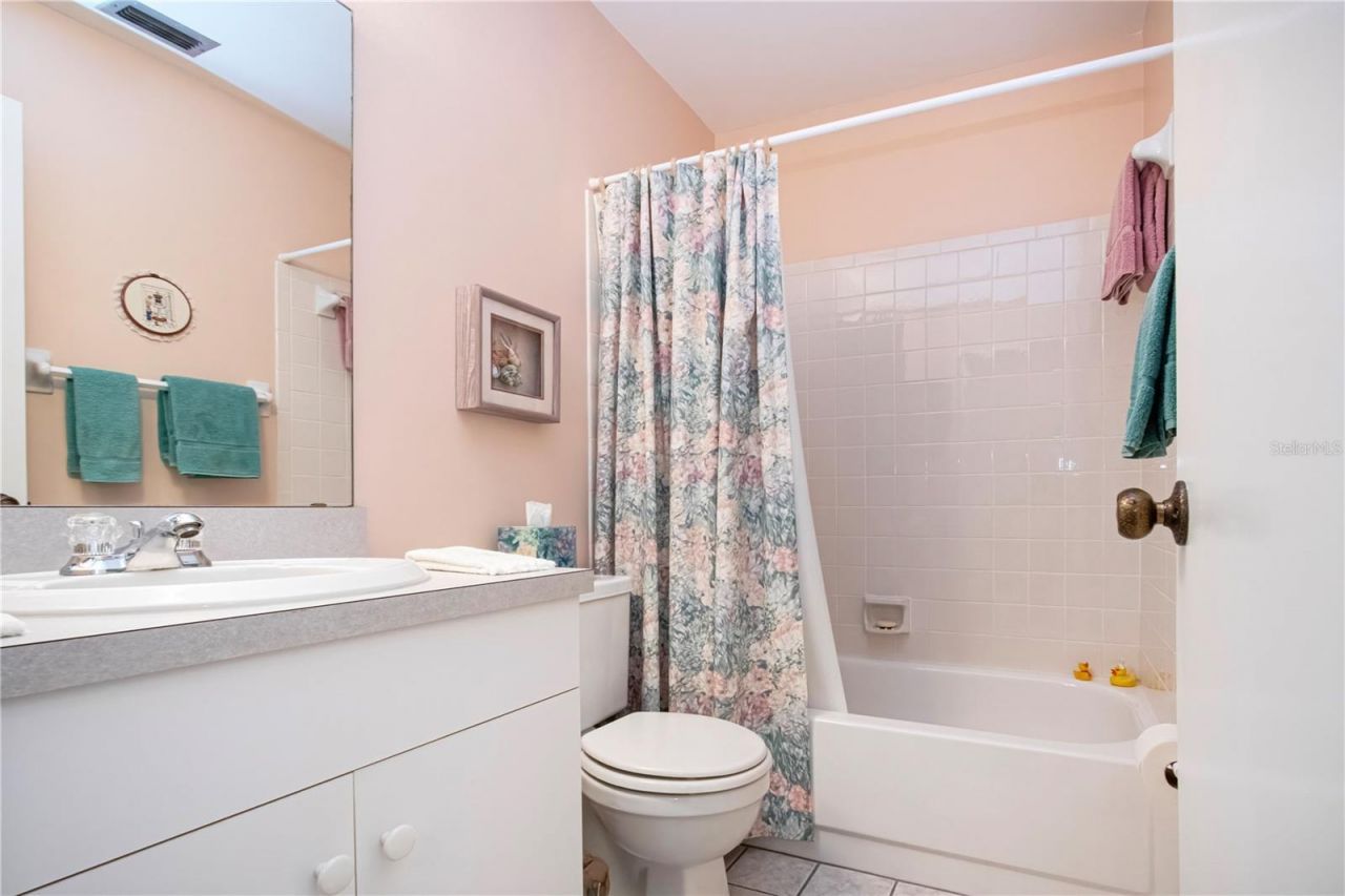 390 301 Boulevard W, Unit 12D, Bradenton, FL 34205 Photo