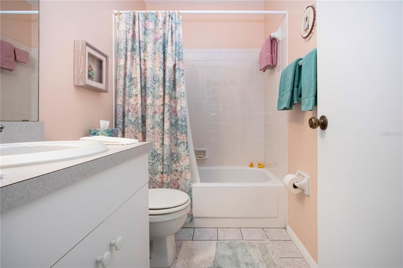 390 301 Boulevard W, Unit 12D, Bradenton, FL 34205 Photo