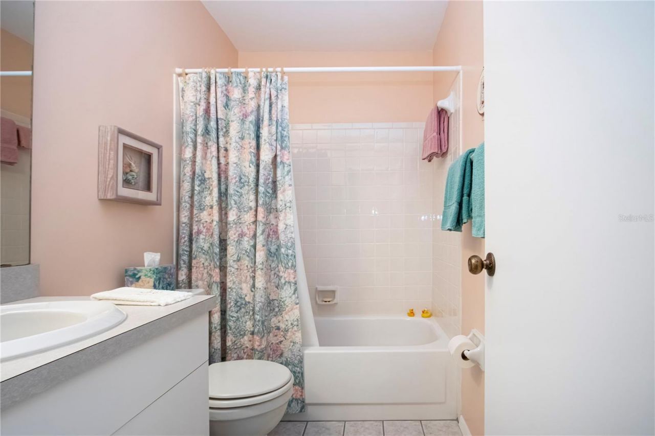 390 301 Boulevard W, Unit 12D, Bradenton, FL 34205 Photo