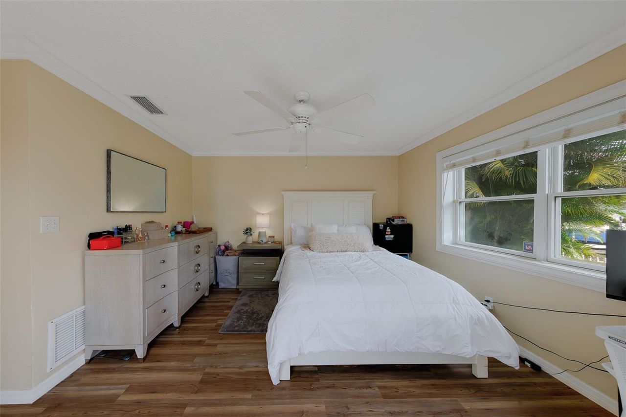 2017 Cove Drive, Largo, FL 33774 Photo