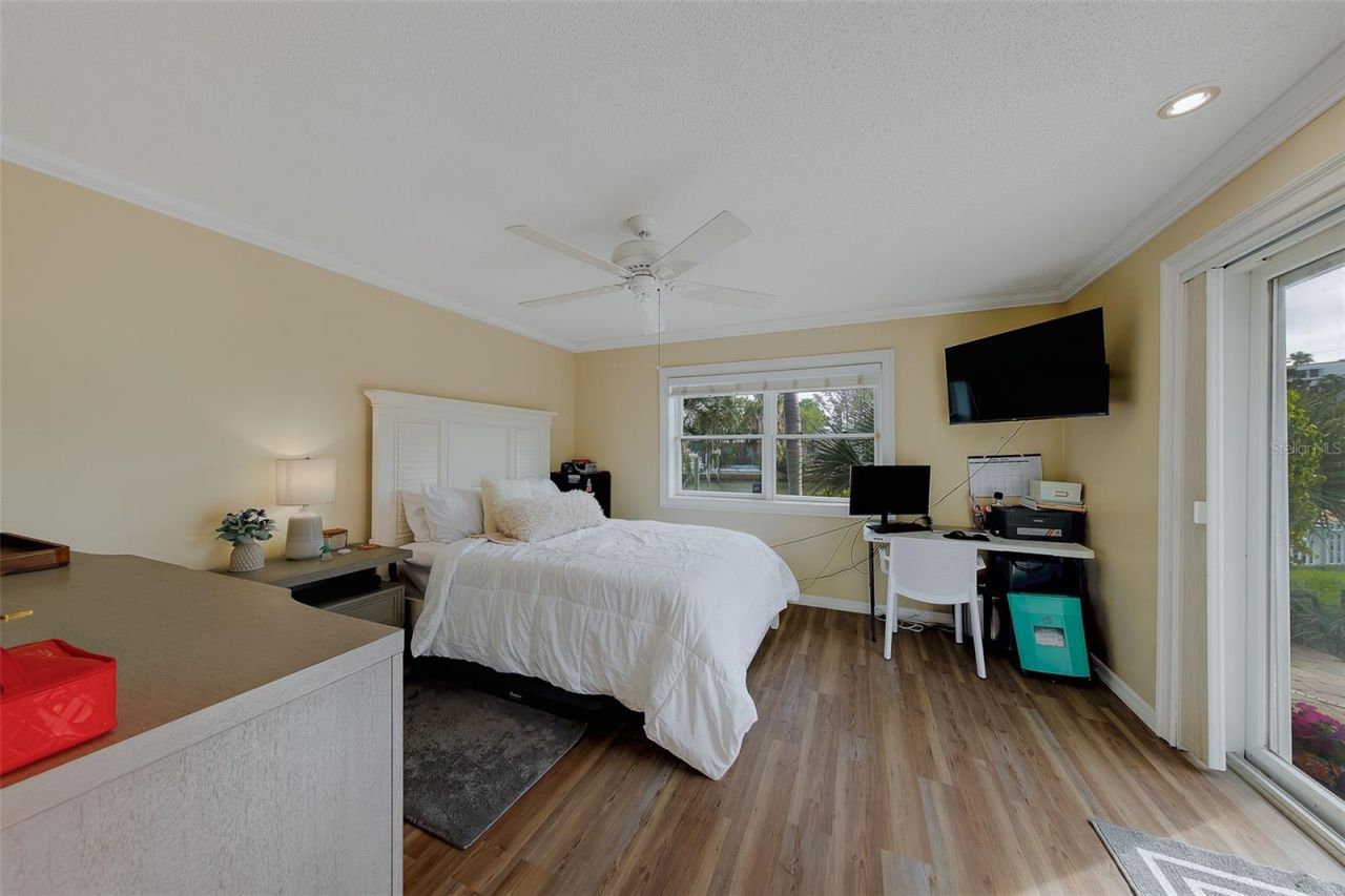 2017 Cove Drive, Largo, FL 33774 Photo