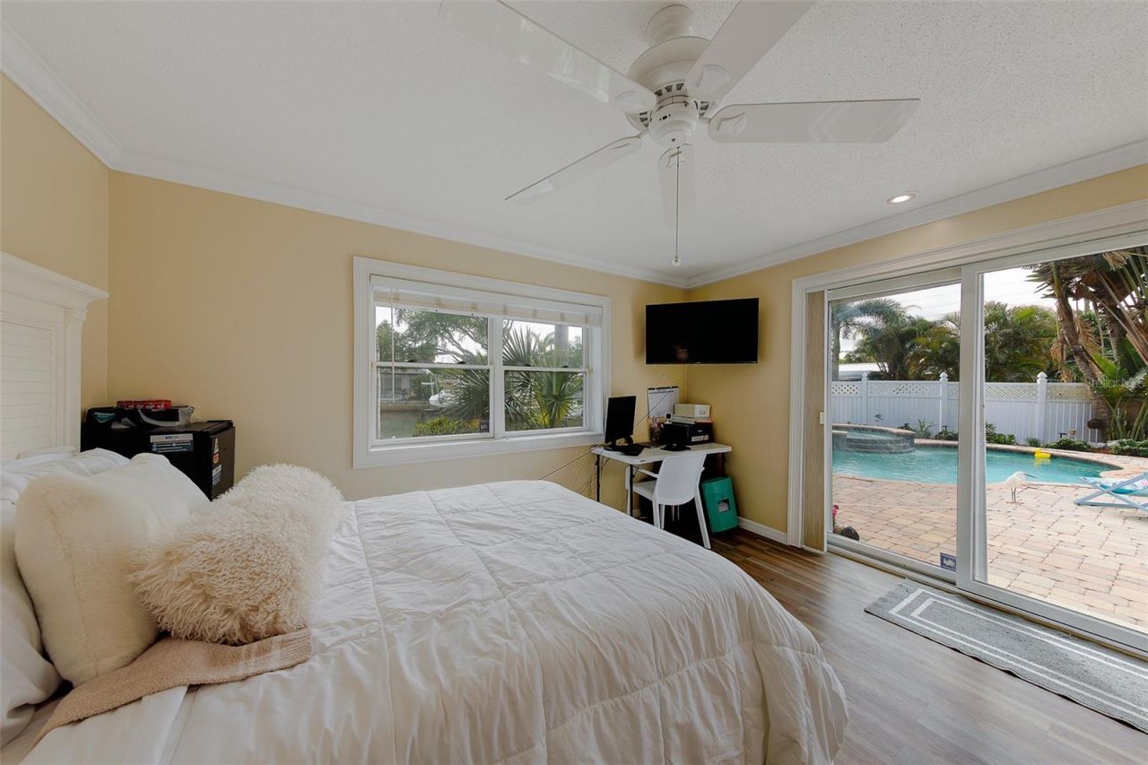 2017 Cove Drive, Largo, FL 33774 Photo