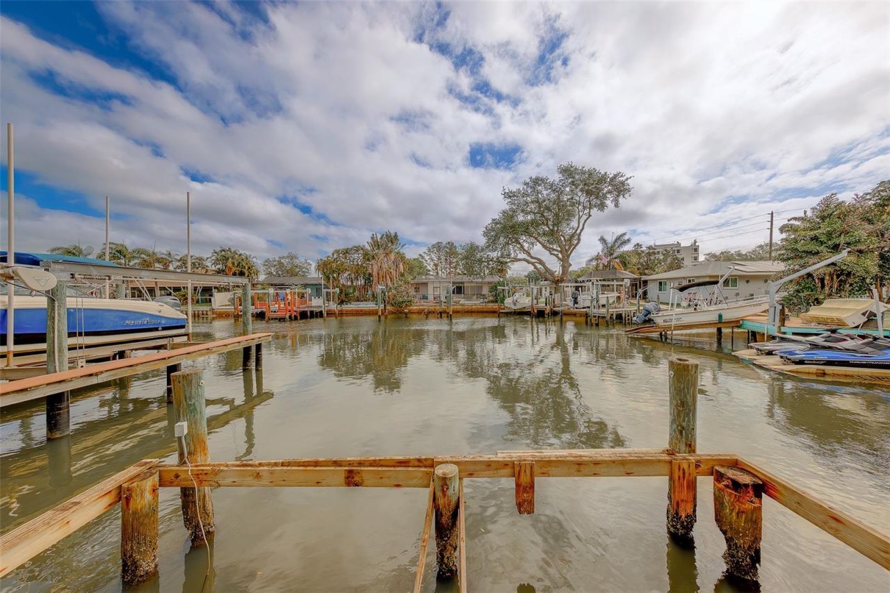 2017 Cove Drive, Largo, FL 33774 Photo