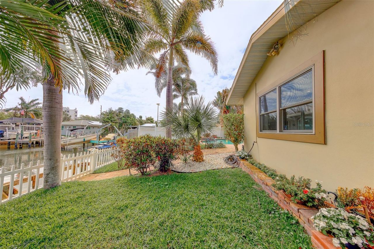 2017 Cove Drive, Largo, FL 33774 Photo