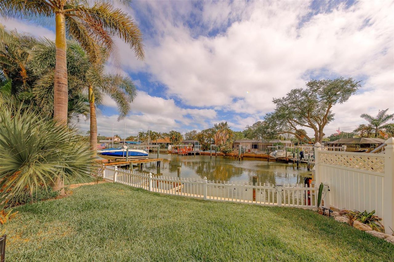 2017 Cove Drive, Largo, FL 33774 Photo